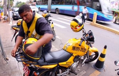 Reunião discute regularização de moto-táxi
