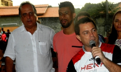 Escolinhas de Futebol Léo Moura são inauguradas