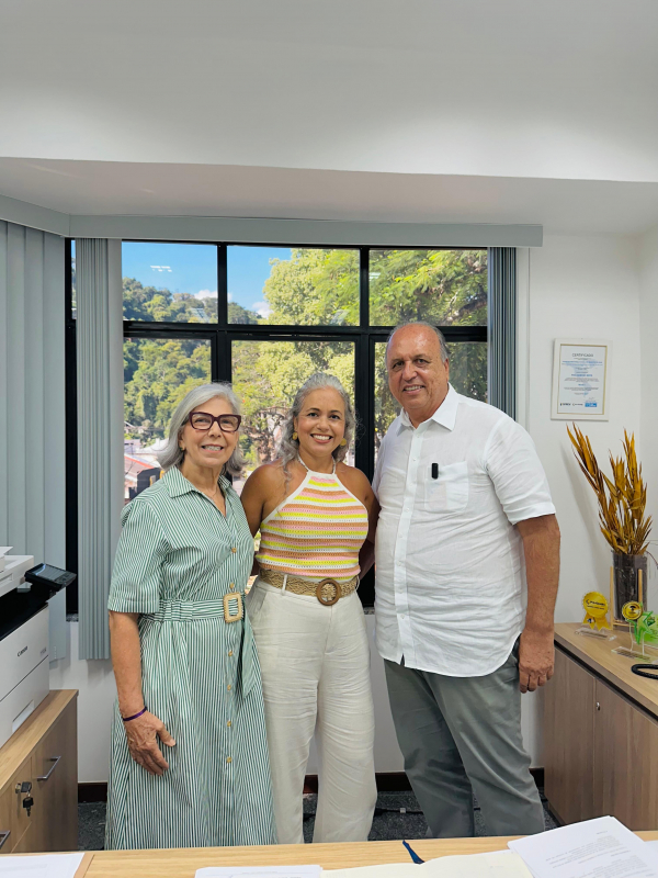 Prefeito Pezão anuncia a criação da Secretaria da Mulher e nomeia Íris Sardinha como Secretária