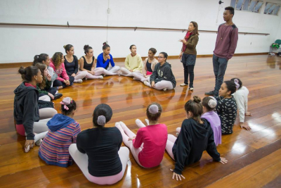 Bailarino piraiense inicia carreira internacional