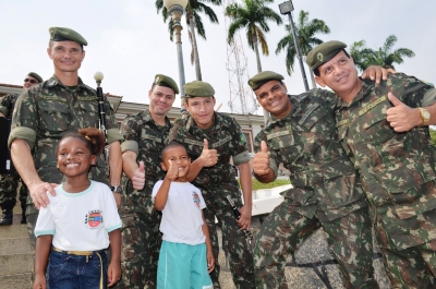 Luiz Marinho Vidal firma parceria com o Exército